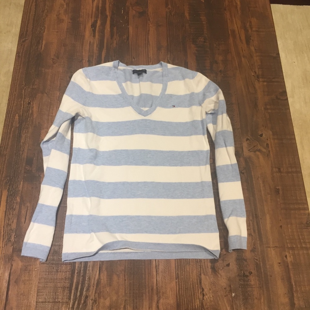 Women’s XS Tommy Hilfiger sweater - Picture 3 of 4